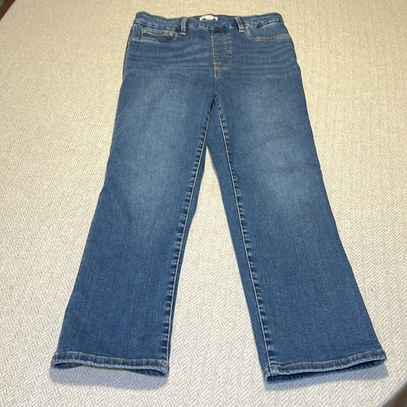 Good American Pull on Straight Indigo Jeans.  Size Large. - Picture 2 of 12